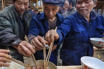 Minorités du Guizhou et du Guangxi en petit groupe