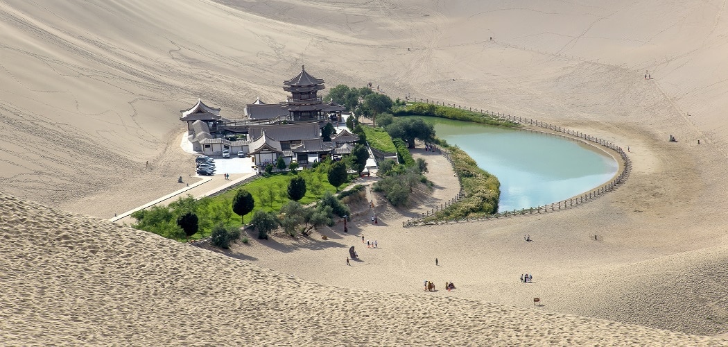 Dunhuang in Gansu China - information and tour guide of Dunhuang