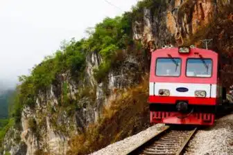 Randonnée le long de l'ancienne voie ferrée française du Yunnan – Image 3
