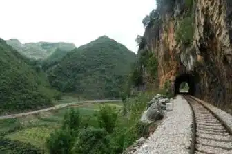 Randonnée le long de l'ancienne voie ferrée française du Yunnan – Image 7